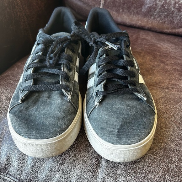 Adidas - Picture 3 of 7